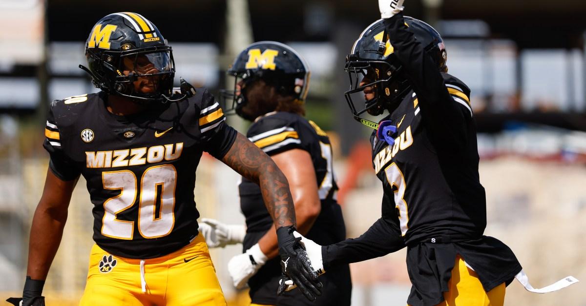 Mizzet Football: Five green roads seized 42-31 defeat Kansas |Rock M Nation