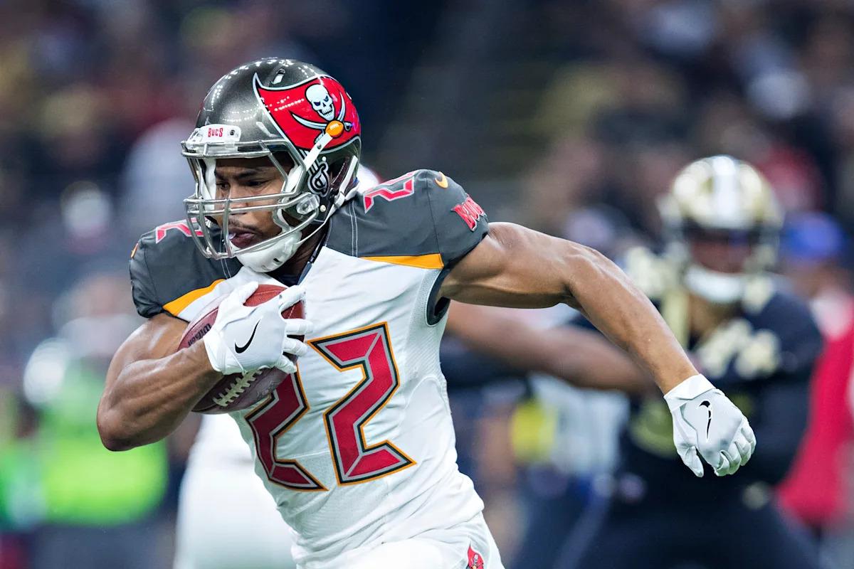 Former Buccaneers and State RB Doug Martin Dies at 36 in Police Shooting - Yahoo