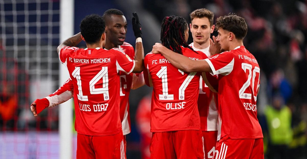 Prizes from the match in which Bayern Munich won 6-2 against SC Freiburg |Bavari...