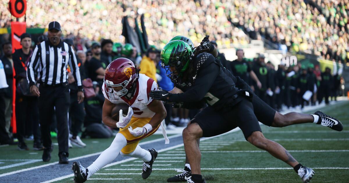 No. 15 USC cant overcome mistakes, falls to No. 7 Oregon - Los Angeles Times