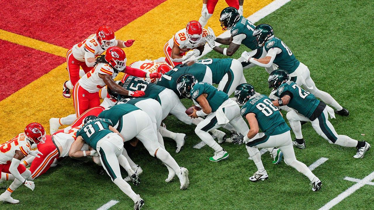 NFL News: 100 players and coaches reach Super Bowl tickets.FOX NEWS