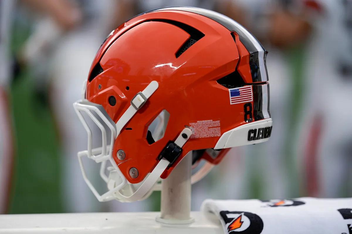 Cleveland Browns push QB QB for small returns - Yahoo